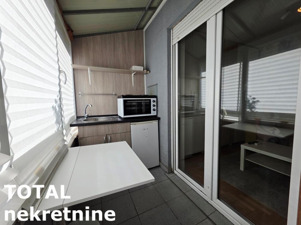 Slika 10 - Stan,NOVI SAD,CENTAR,kv: 29.00, € 88400, ID: 1102593