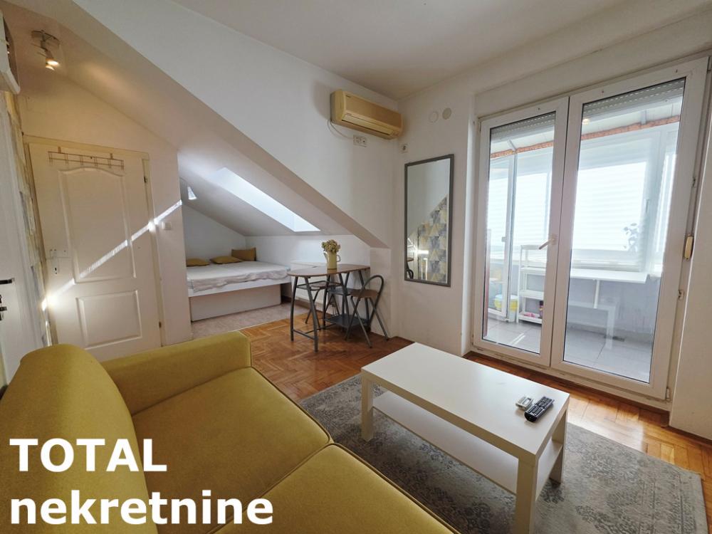 Slika 3 - Stan,NOVI SAD,CENTAR,kv: 29.00, € 88400, ID: 1102593