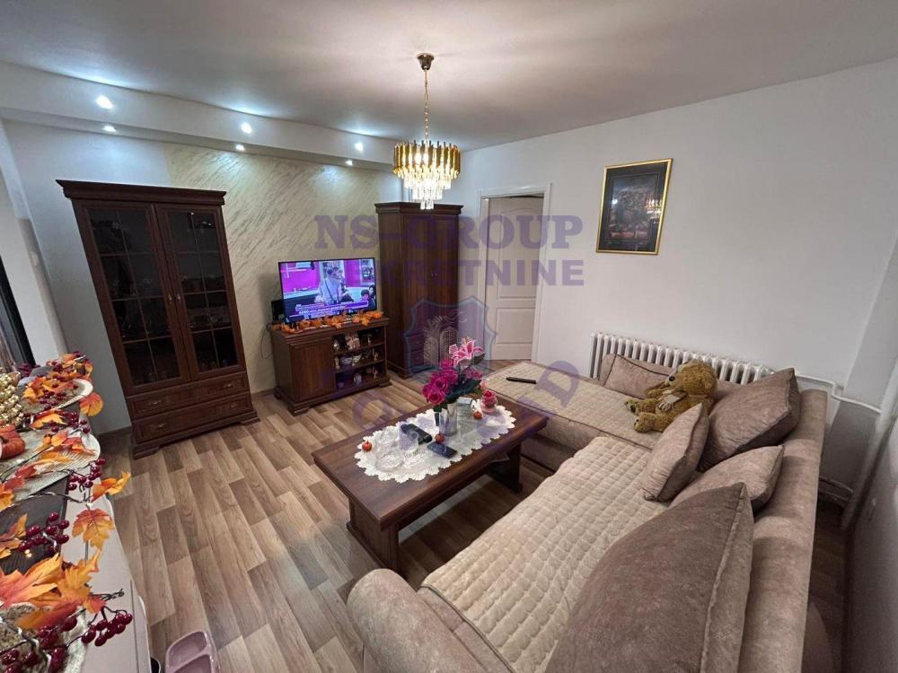 Glavna slika -Odlican dvosoban stan na Novom Naselju 