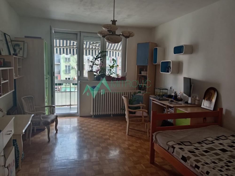 Slika 11 - Novi Sad, Sajam, dvosoban sa nameštajem 