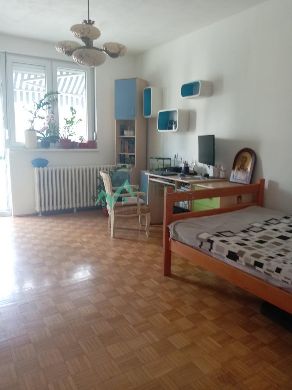 Slika 10 - Novi Sad, Sajam, dvosoban sa nameštajem 