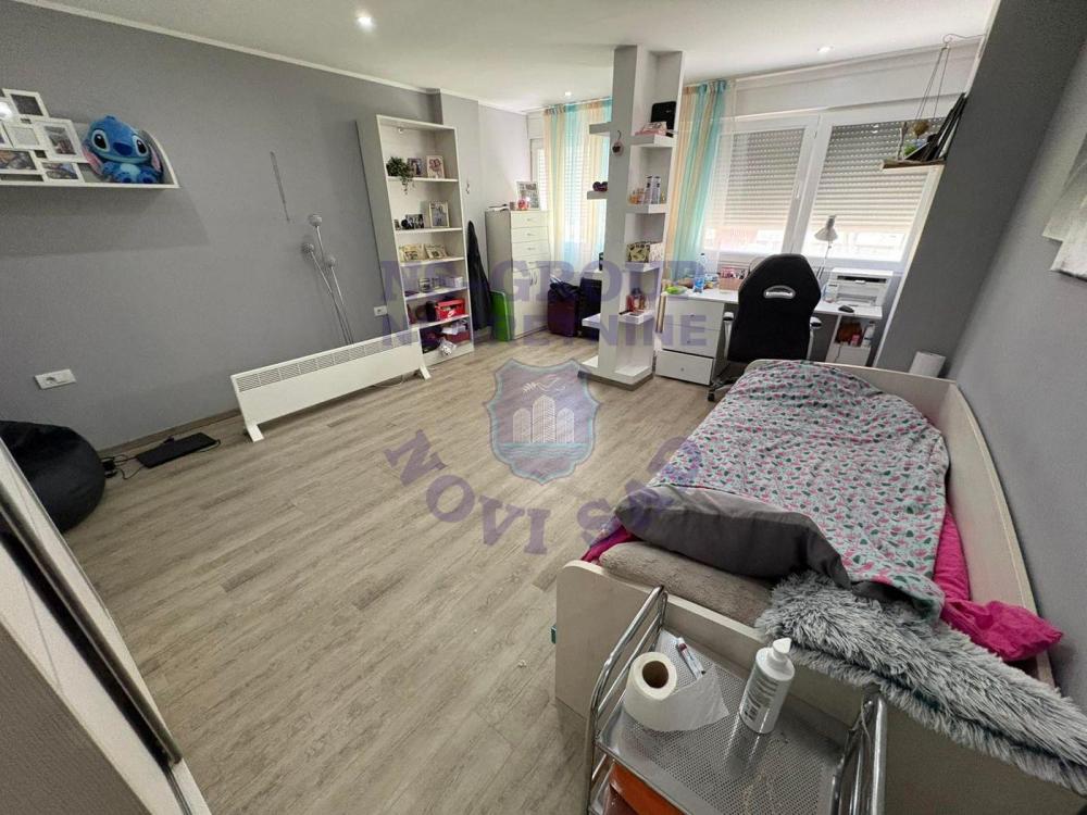 Slika 2 - Dvoiposoban, 62m2, Liman 1 Novi Sad, sa terasom
