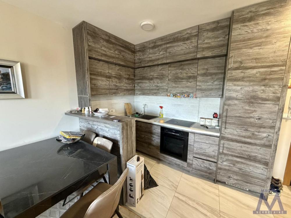 Slika 3 - Stan,NOVI SAD,BULEVAR EVROPE,kv: 58, € 180000, ID: 1019356