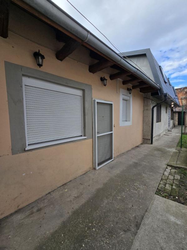 Slika 3 - Stan,NOVI SAD,CENTAR,kv: 55.00, € 83500, ID: 1059086