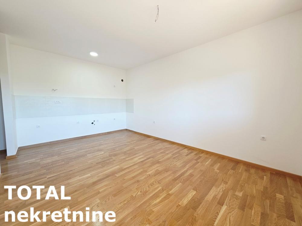 Slika 3 - Stan,PETROVARADIN,PETROVARADIN,kv: 67.00, € 154100, ID: 1100272