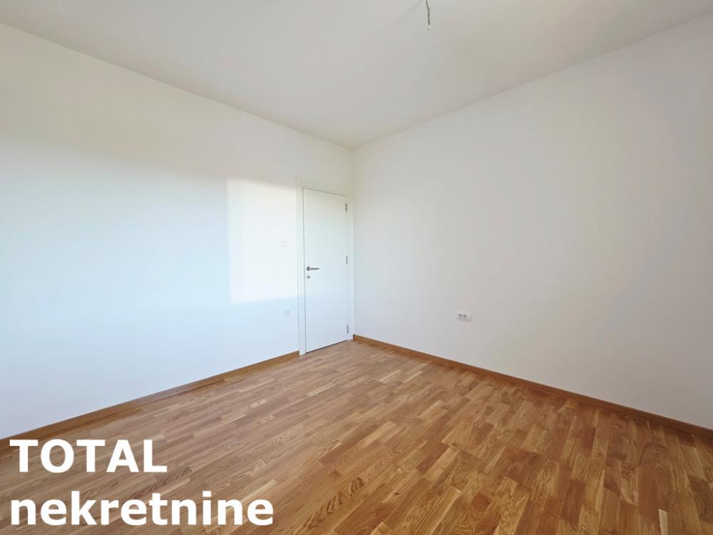Slika 7 - Stan,PETROVARADIN,PETROVARADIN,kv: 67.00, € 154100, ID: 1100272