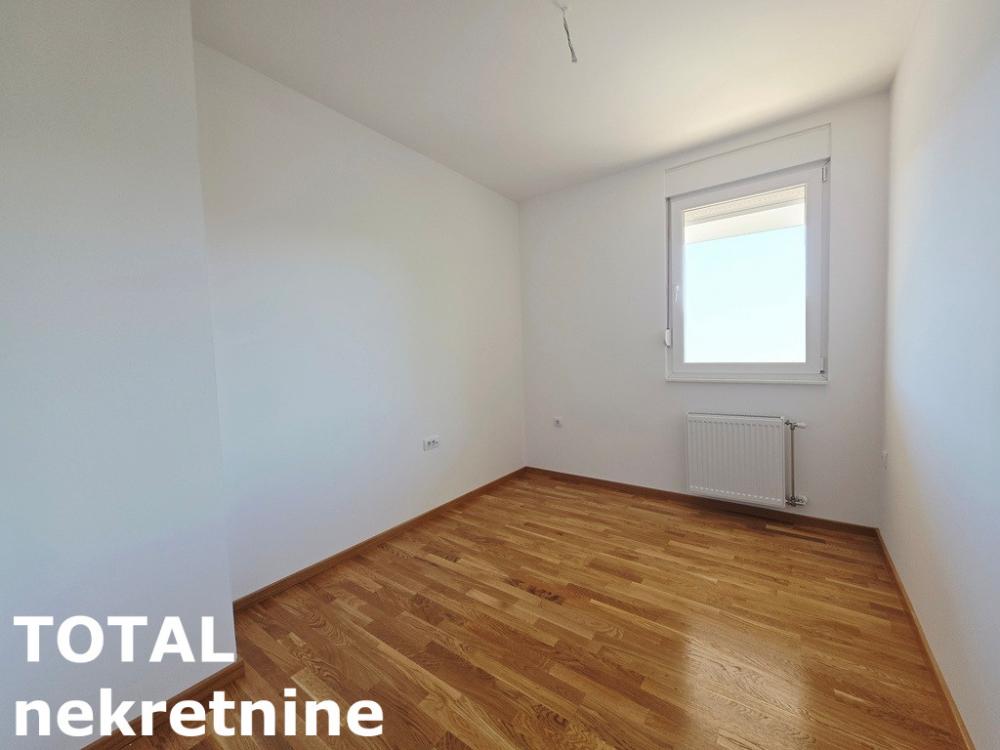 Slika 4 - Stan,PETROVARADIN,PETROVARADIN,kv: 67.00, € 154100, ID: 1100272