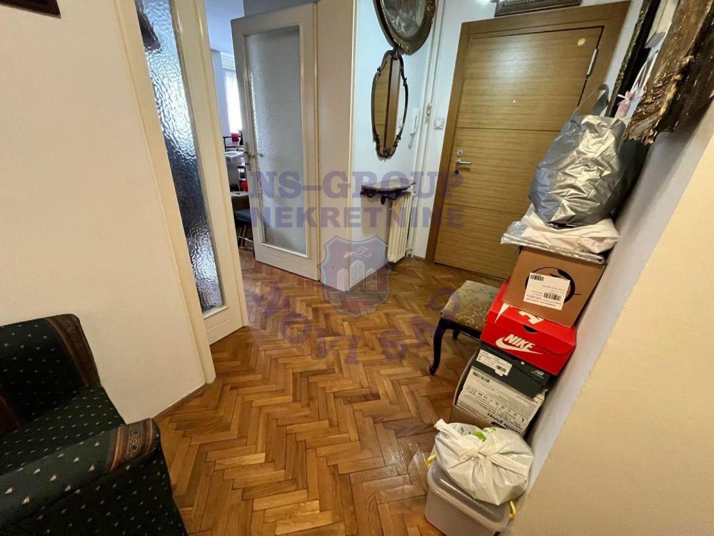 Slika 7 - Odlican dvosoban stan na Podbari!