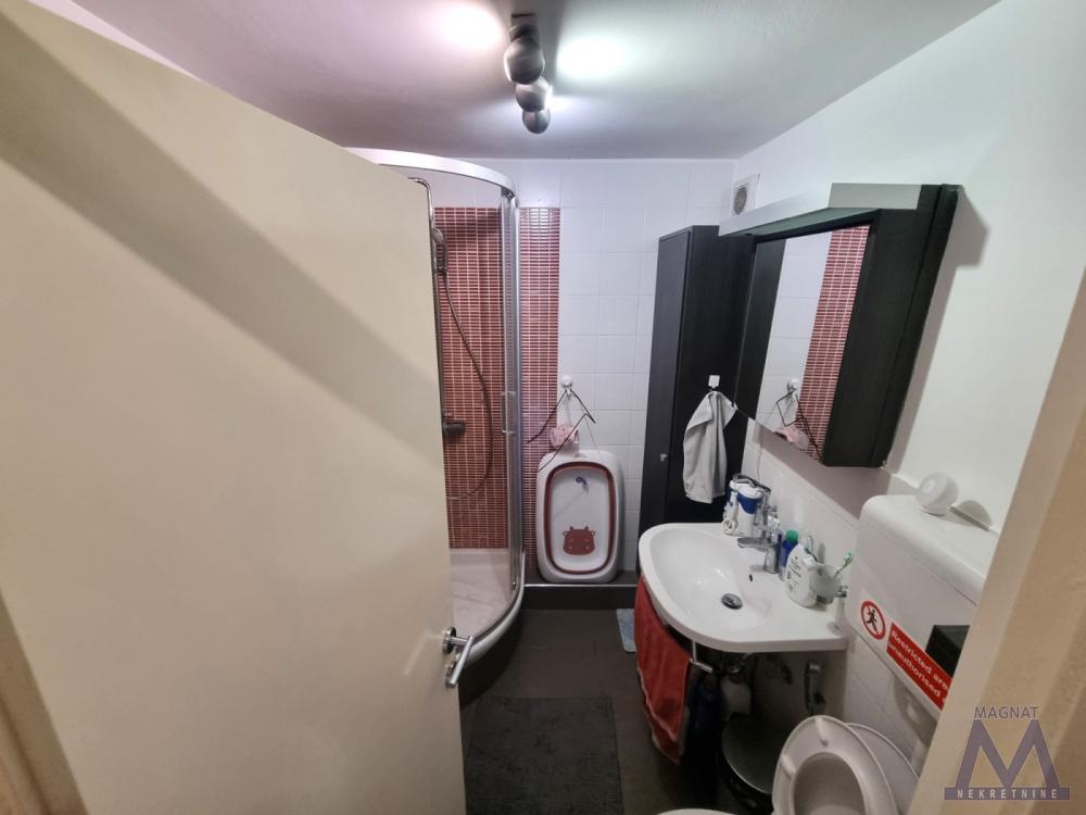 Slika 9 - Stan,NOVI SAD,LIMAN 4,kv: 54, € 163800, ID: 1019357