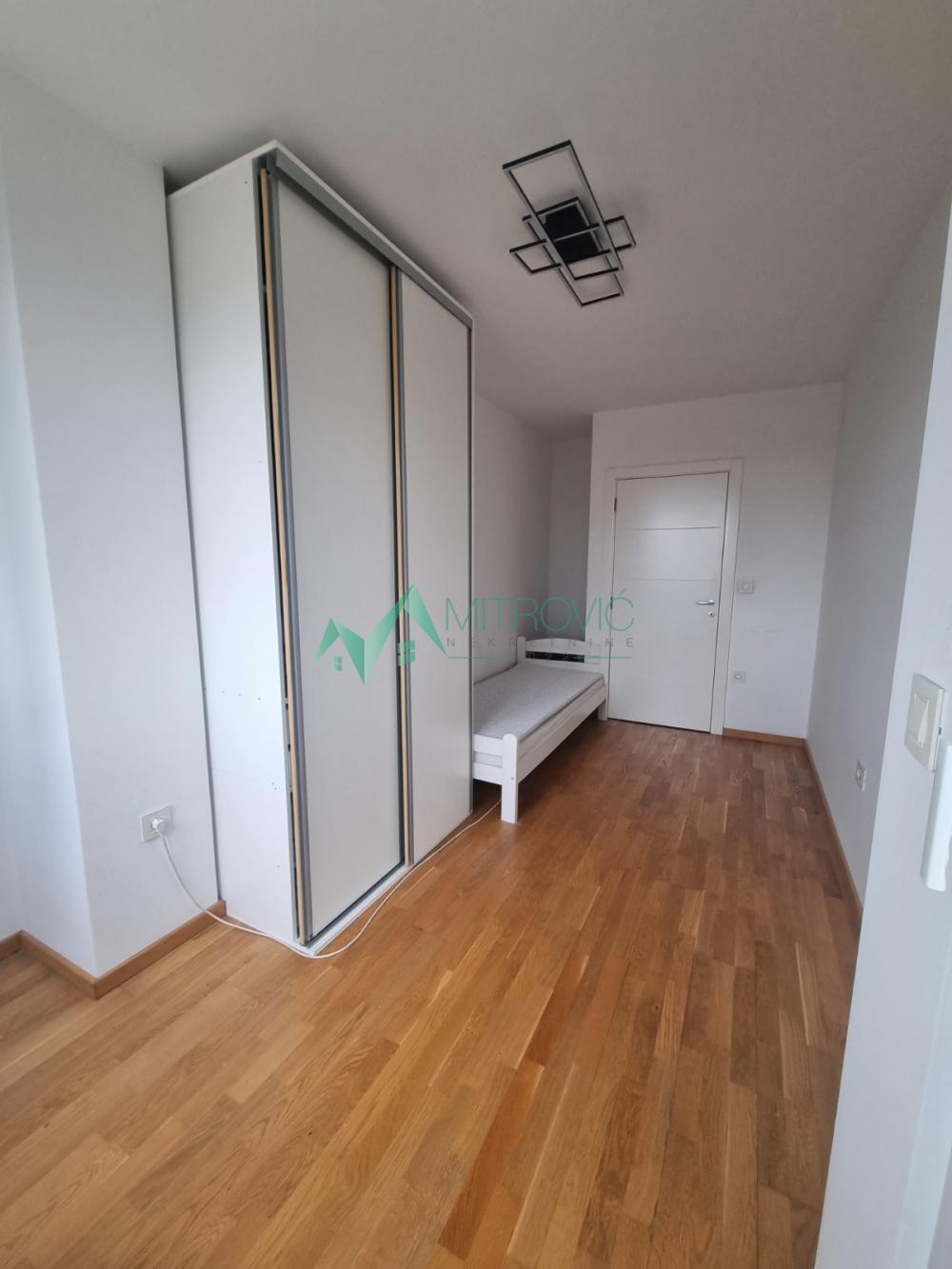 Slika 7 - Porodičan stan 82m2 - Bulevar Patrijarha Pavla 
