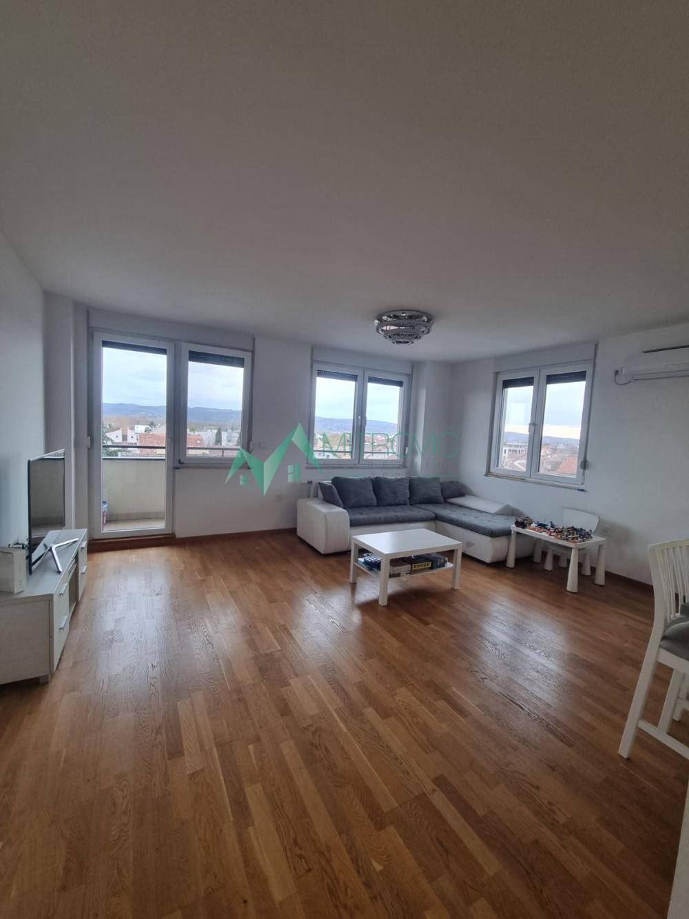 Slika 1 - Porodičan stan 82m2 - Bulevar Patrijarha Pavla 