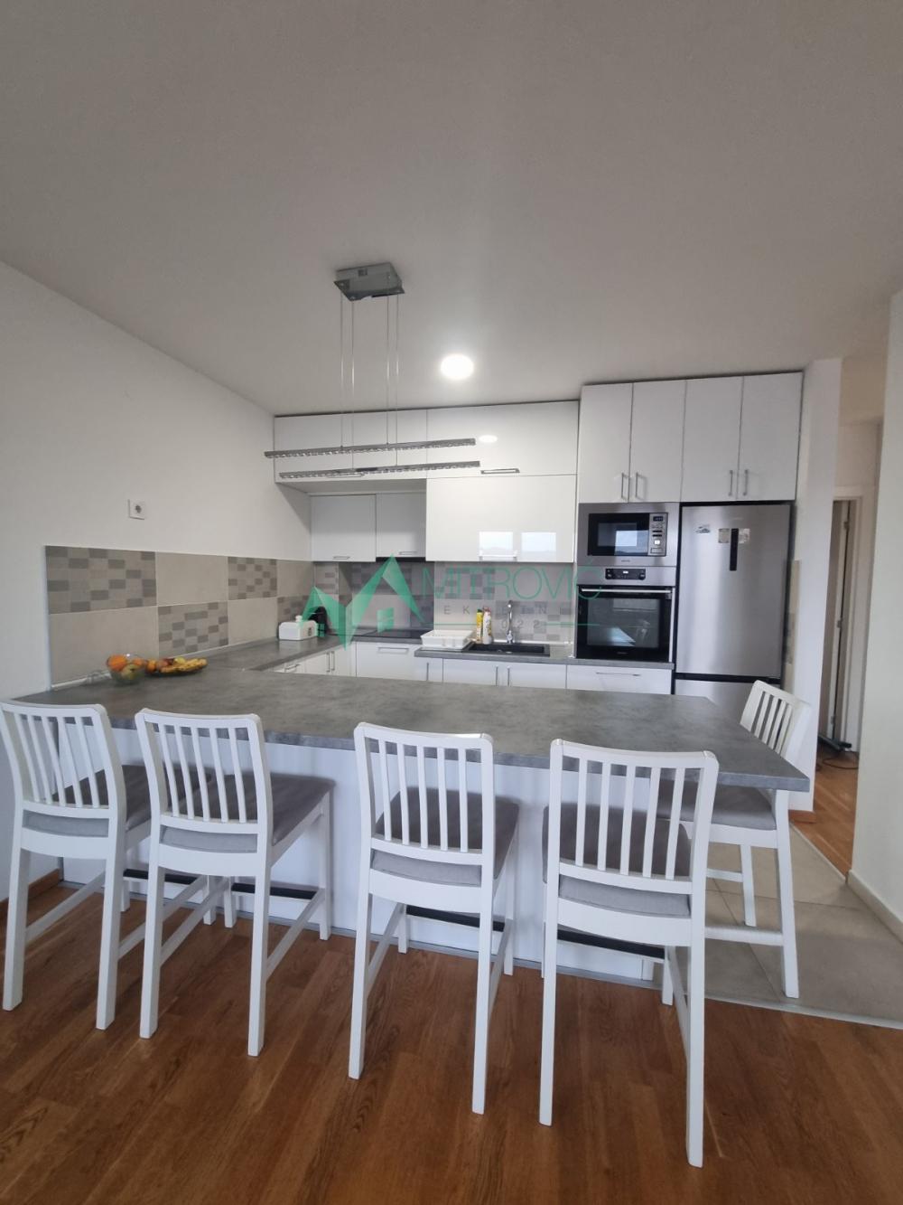 Slika 3 - Porodičan stan 82m2 - Bulevar Patrijarha Pavla 