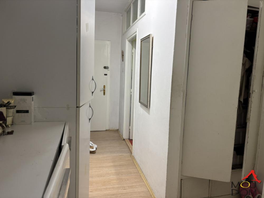 Slika 3 - Stan,NOVI SAD,DETELINARA,kv: 53, € 128750, ID: 1032231