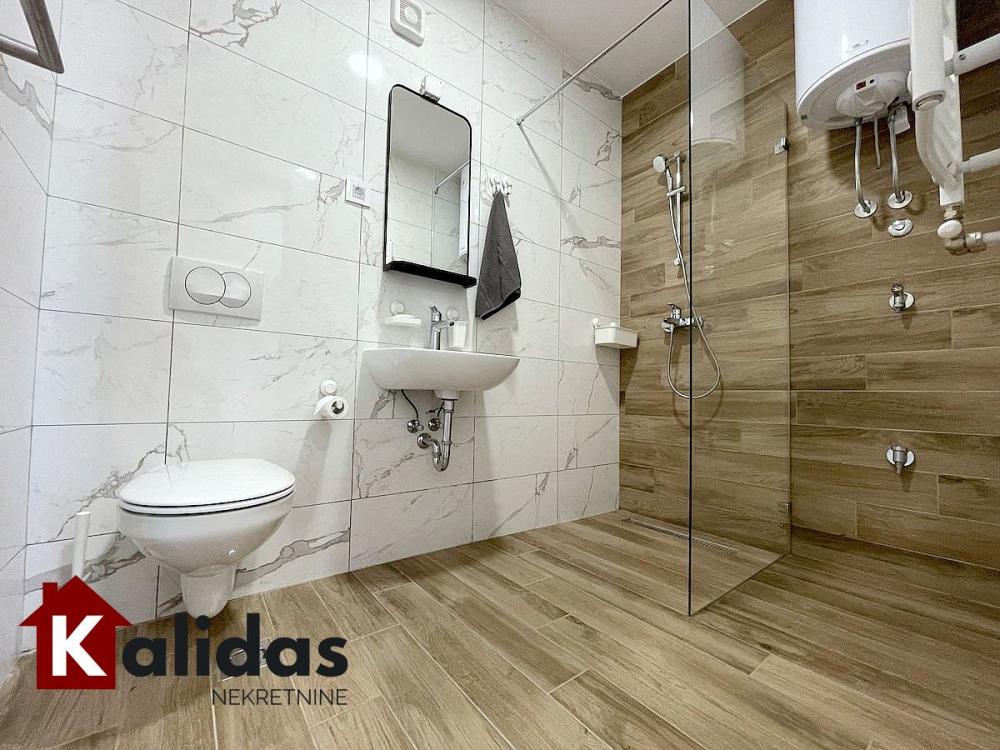 Slika 9 - Stan,NOVI SAD,TELEP,kv: 39, € 124000, ID: 1008774