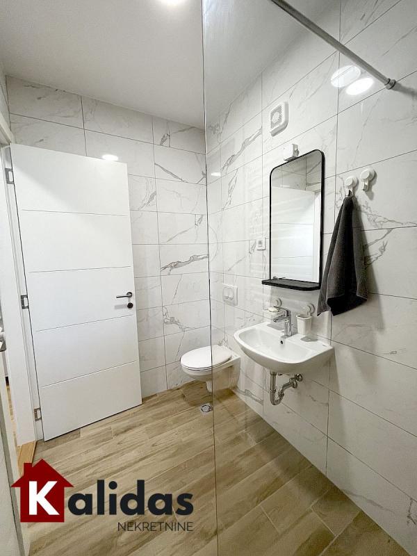 Slika 11 - Stan,NOVI SAD,TELEP,kv: 39, € 124000, ID: 1008774