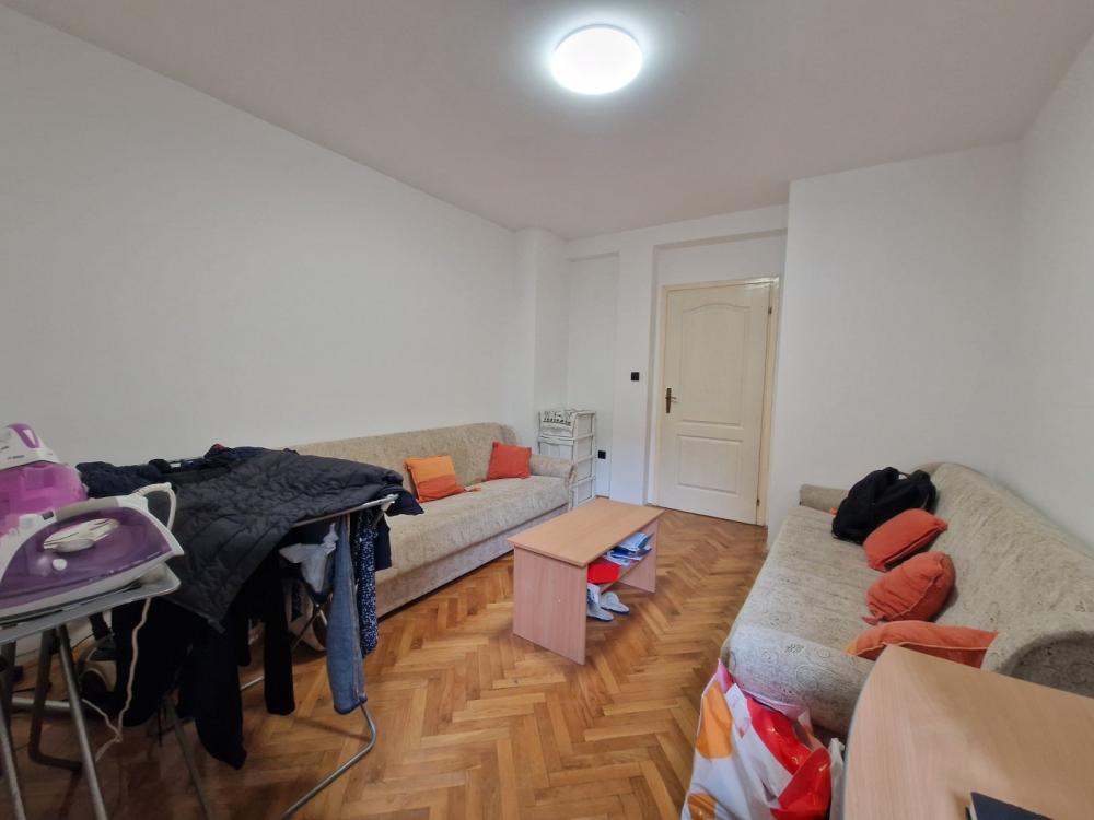 Slika 3 - Dvosoban, 44m2, Bulevar oslobođenja Novi Sad, sa terasom, ima lift