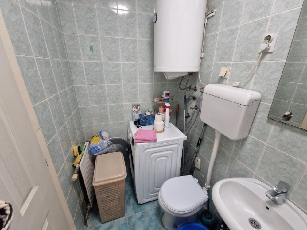 Slika 7 - Dvosoban, 44m2, Bulevar oslobođenja Novi Sad, sa terasom, ima lift