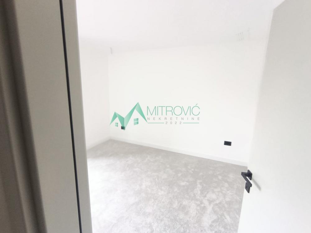 Slika 7 - Petosoban nov stan u dva nivoa 205m2 - Telep 