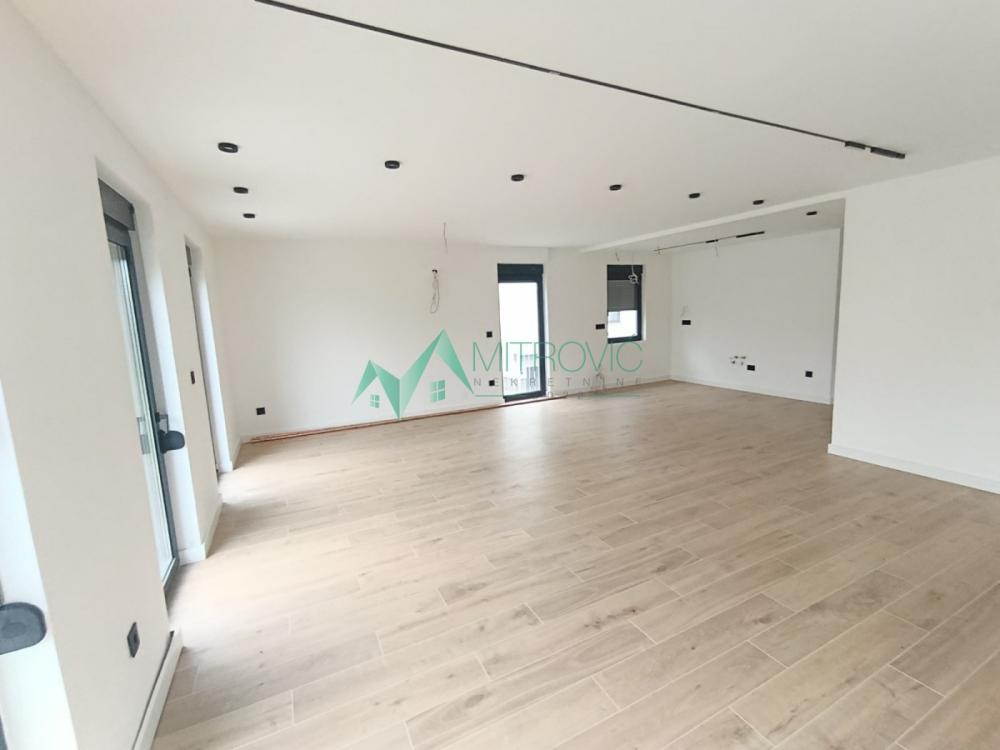 Slika 2 - Petosoban nov stan u dva nivoa 205m2 - Telep 