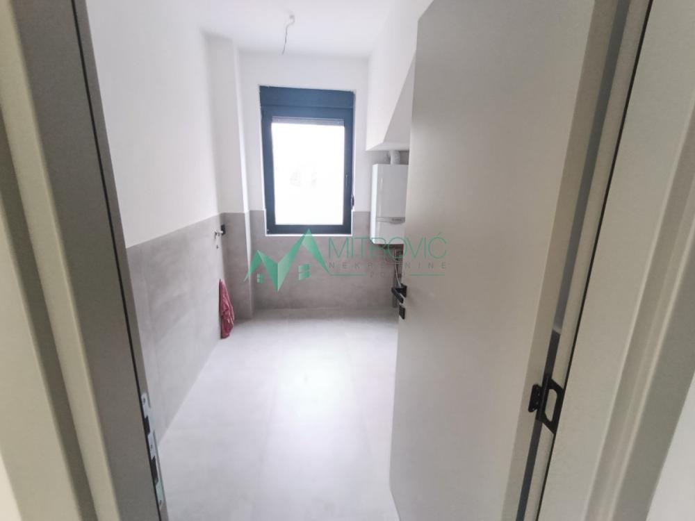 Slika 4 - Petosoban nov stan u dva nivoa 205m2 - Telep 