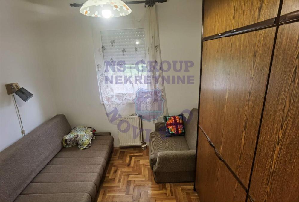 Slika 3 - Na prodaju dvoiposoban stan u Petrovaradinu 