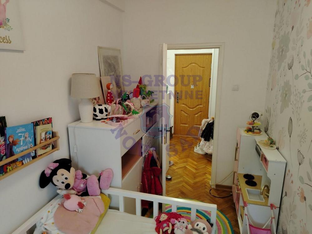 Slika 3 - Na prodaju jednoiposoban stan na Novom Naselju 