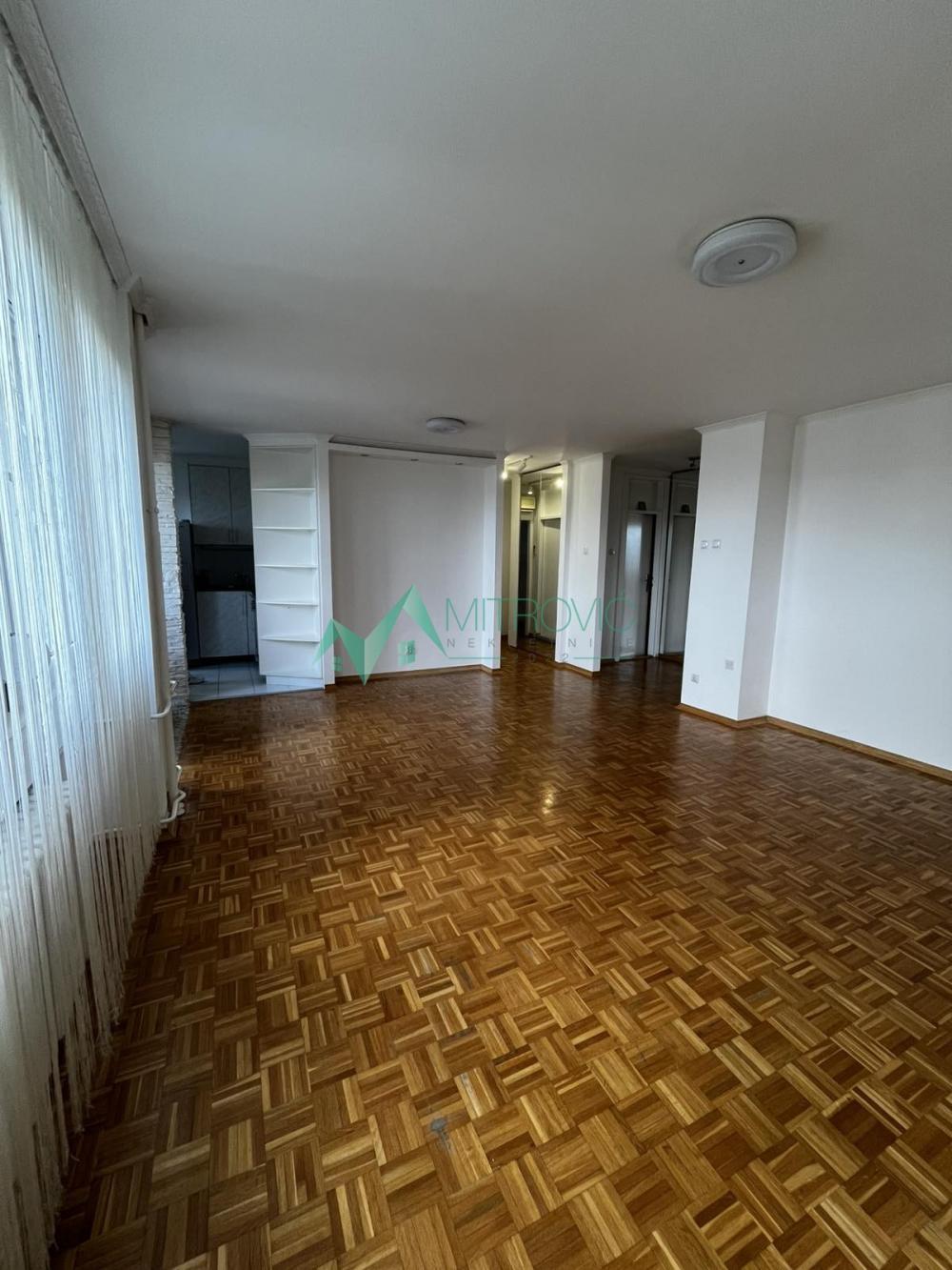 Glavna slika -Prodaje se Dvosoban stan na Bulevaru Oslobodjenja jednoj od najtraženijih lokacija u gradu.