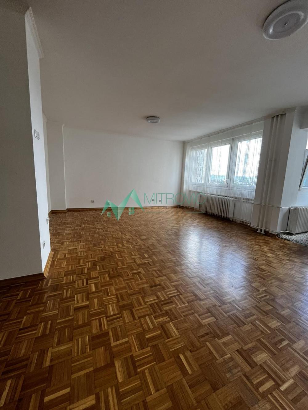 Slika 1 - Prodaje se Dvosoban stan na Bulevaru Oslobodjenja jednoj od najtraženijih lokacija u gradu.