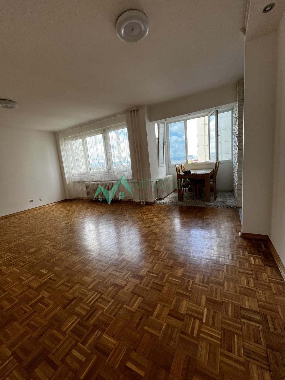 Slika 2 - Prodaje se Dvosoban stan na Bulevaru Oslobodjenja jednoj od najtraženijih lokacija u gradu.