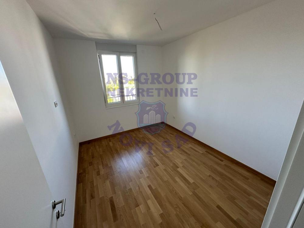 Slika 3 - Troiposoban, 62m2, Telep Novi Sad, sa terasom, ima lift