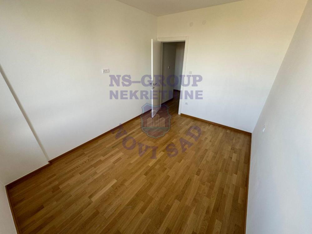 Slika 5 - Troiposoban, 62m2, Telep Novi Sad, sa terasom, ima lift