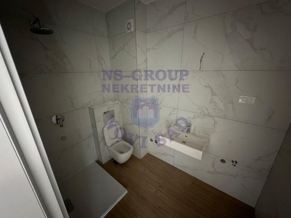 Slika 8 - Troiposoban, 62m2, Telep Novi Sad, sa terasom, ima lift