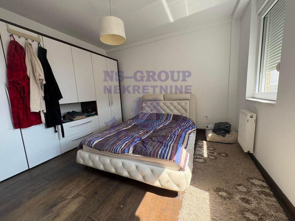 Slika 2 - Prodaja stana, 132m2, Novo naselje Novi Sad, sa terasom, ima lift