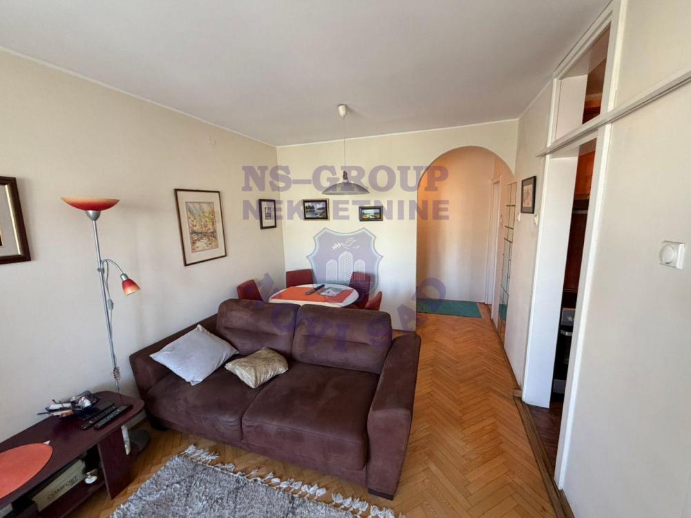 Slika 1 - Prodaja stana, 35m2, Nova Detelinara Novi Sad, sa terasom, ima lift