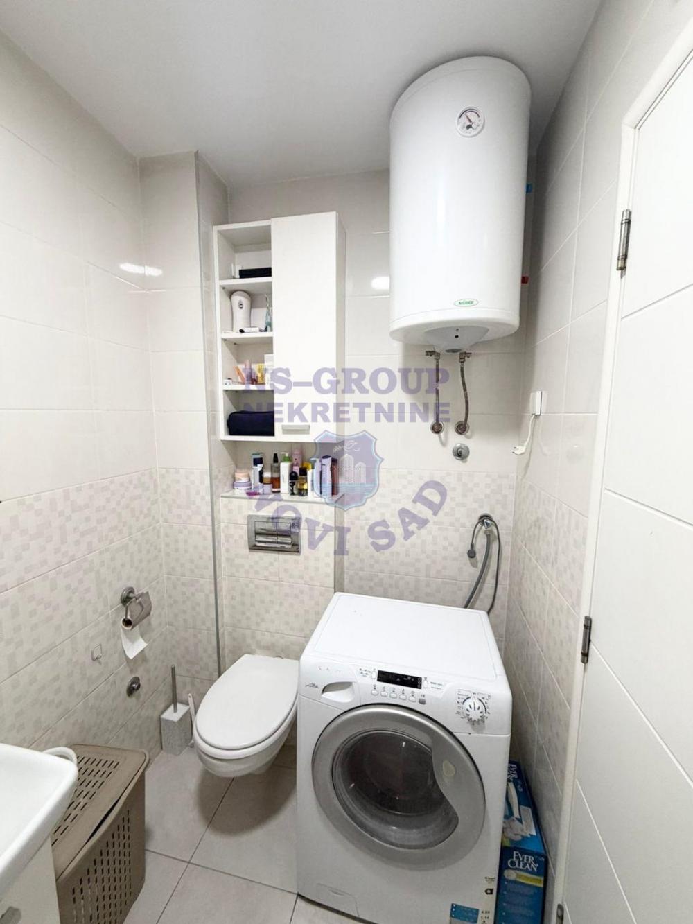 Slika 6 - Trosoban, 53m2, Socijalno Novi Sad, sa terasom, ima lift