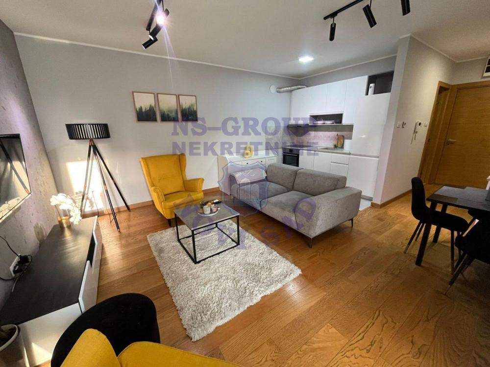 Slika 1 - Dvosoban, 48m2, Novi Sad centar Novi Sad, sa terasom, ima lift