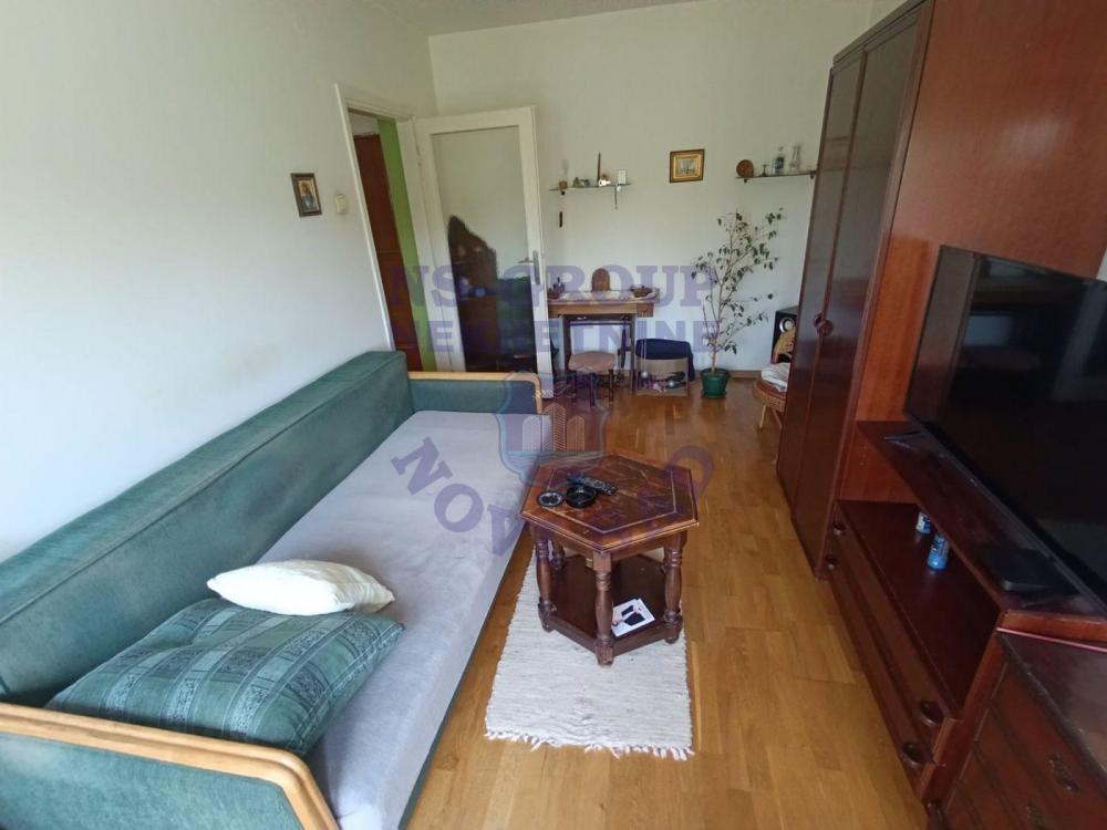 Slika 2 - Dvoiposoban, 60m2, Nova Detelinara Novi Sad, sa terasom