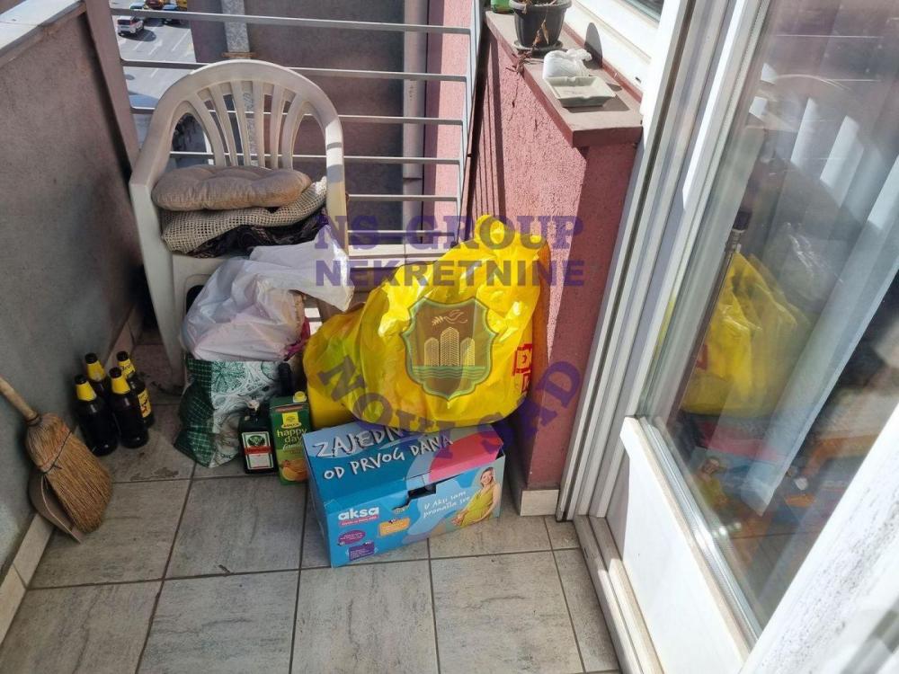Slika 3 - Prodaja stana, 46m2, Grbavica Novi Sad, sa terasom, ima lift