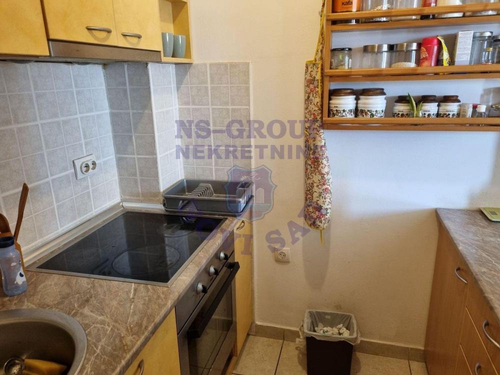 Slika 2 - Dvosoban, 46m2, Grbavica Novi Sad, ima lift