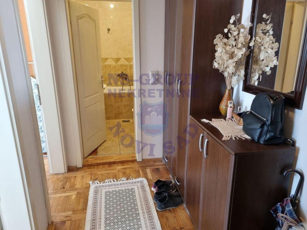 Slika 4 - Dvosoban, 46m2, Grbavica Novi Sad, ima lift