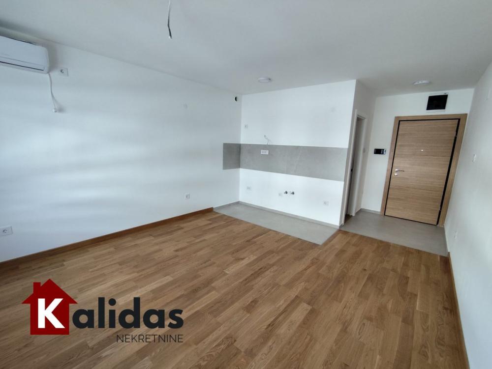 Slika 4 - Stan,NOVI SAD,TELEP,kv: 25, € 97850, ID: 1008779