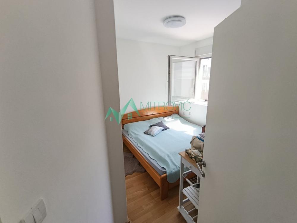 Slika 8 - Trosoban, 72m2, Lipov gaj Novi Sad Novi Sad, sa terasom