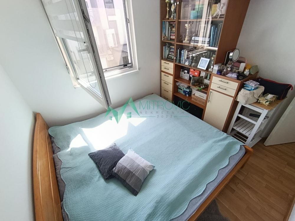 Slika 7 - Trosoban, 72m2, Lipov gaj Novi Sad Novi Sad, sa terasom