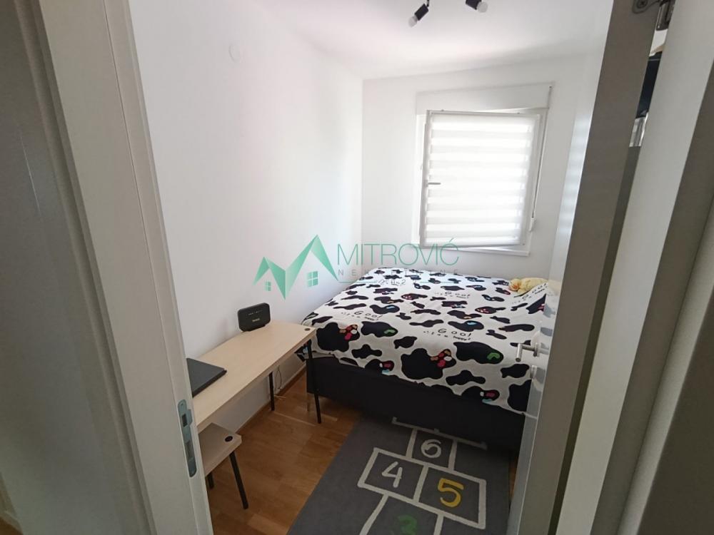 Slika 10 - Trosoban, 72m2, Lipov gaj Novi Sad Novi Sad, sa terasom
