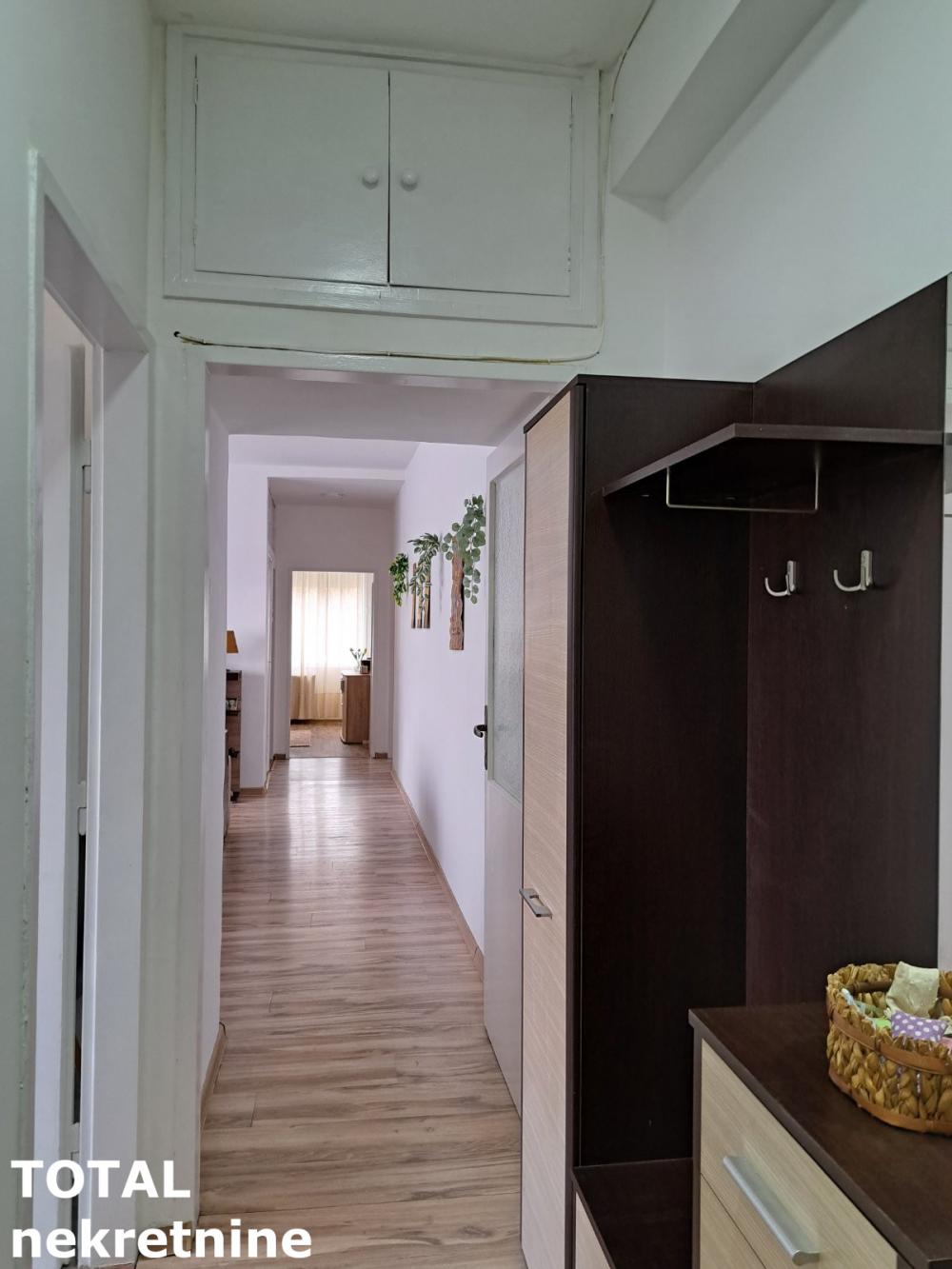 Slika 11 - Stan,NOVI SAD,CENTAR,kv: 78.00, € 227200, ID: 1102592
