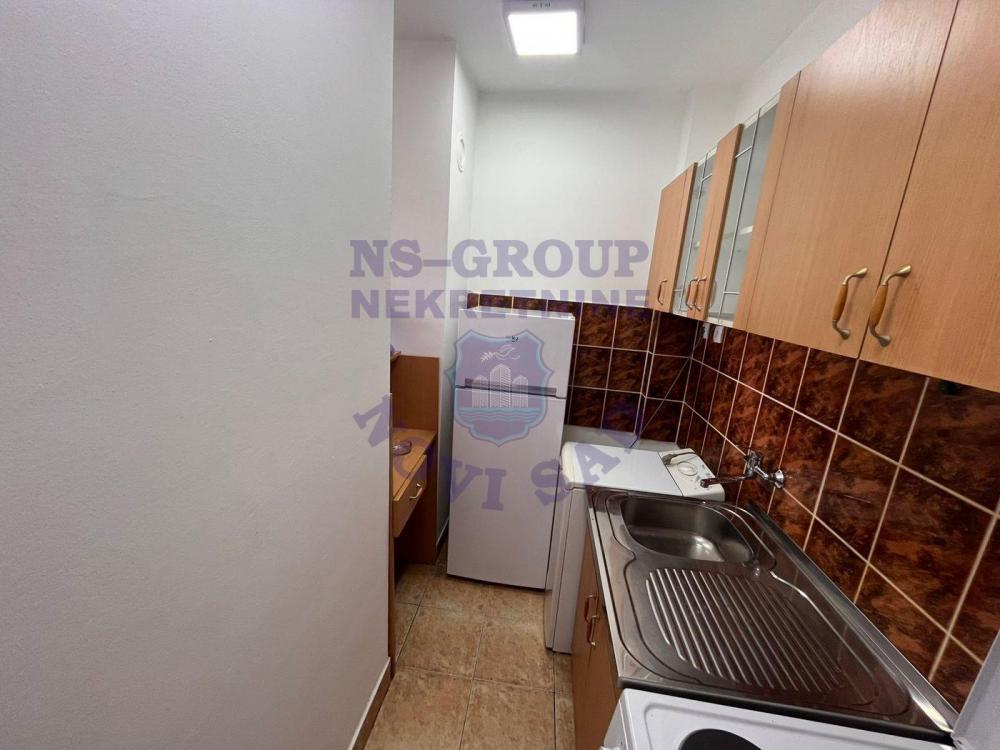 Slika 2 - Odlicna garsonjera na Novom Naselju!