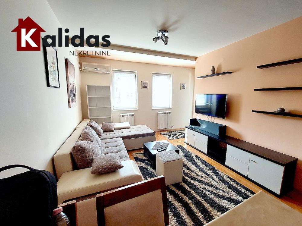 Slika 1 - Stan,NOVI SAD,BULEVAR,kv: 47, € 169400, ID: 1007523