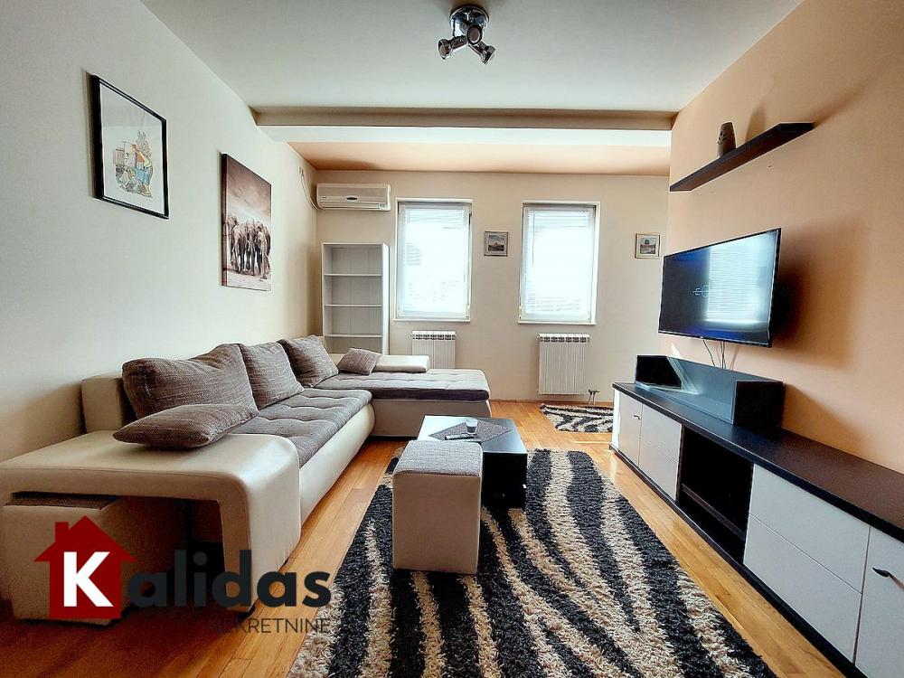 Slika 2 - Stan,NOVI SAD,BULEVAR,kv: 47, € 169400, ID: 1007523