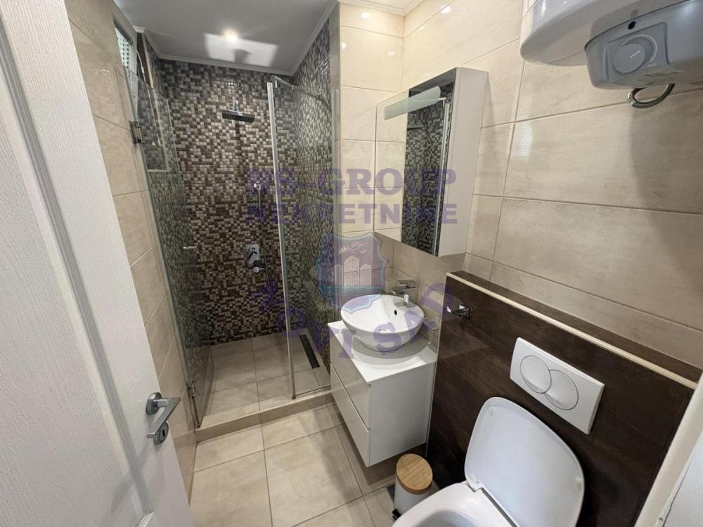 Slika 3 - Trosoban, 94m2, Novi Sad centar Novi Sad, sa terasom