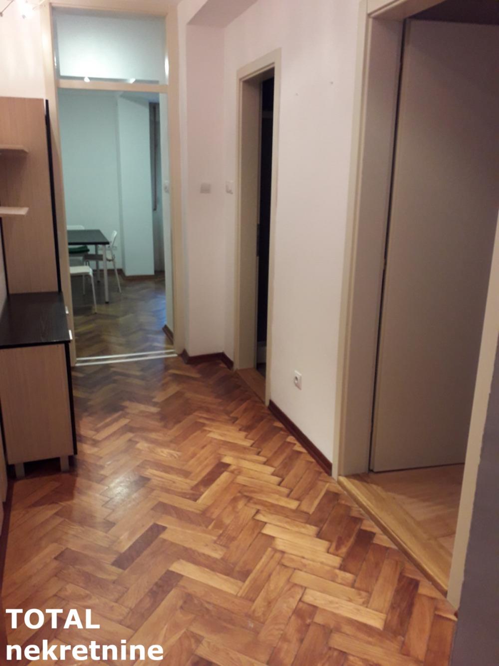 Slika 1 - Stan,NOVI SAD,CENTAR,kv: 46.00, € 196000, ID: 1100605